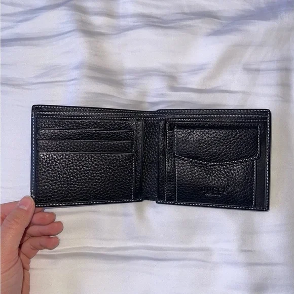 Gucci Textured Black Leather Wallet
